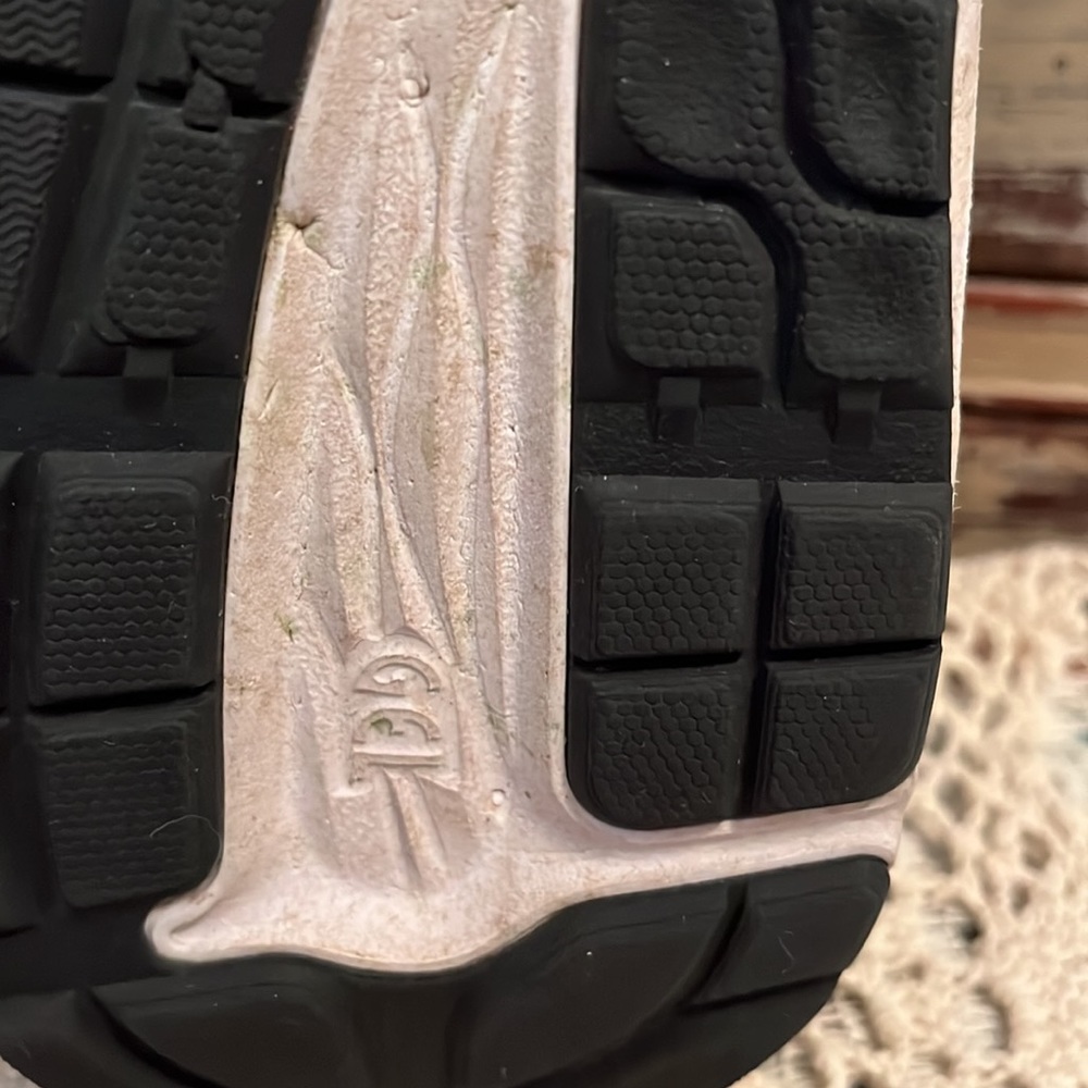ASICS shoes 👟 - Picture 5 of 8